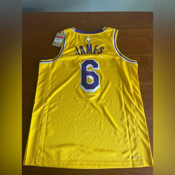 Nike Lakers LeBron James Swingman Icon Yellow #6 Jersey Size Large [CW3669-738] - Picture 3 of 3